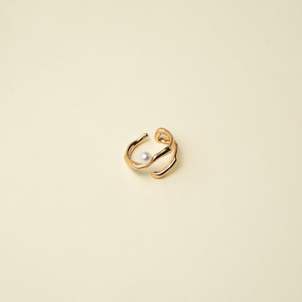 Proverbs 31 Surround By Love Ring