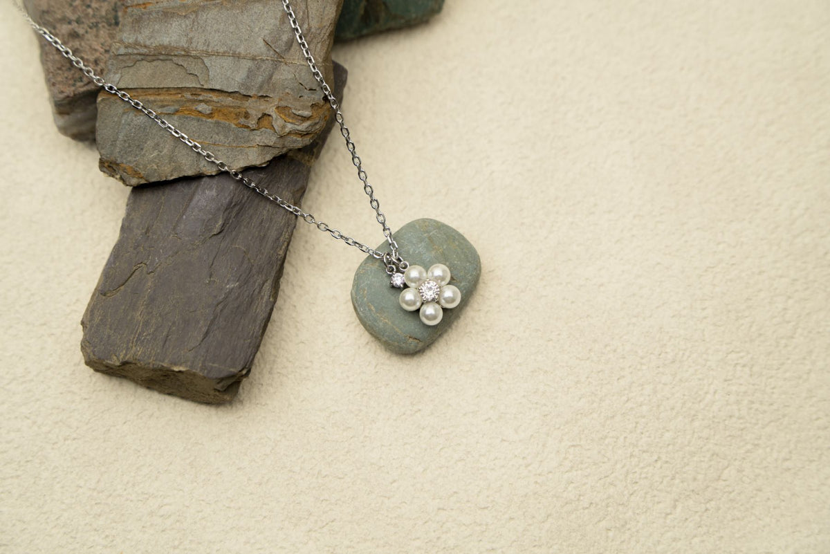 Bloom Gently Necklace